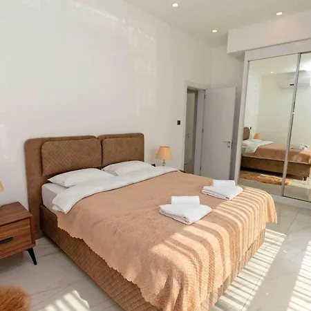 Apartment Cruise 3bed Luxury With Private Pool In Kyrenia By Holidaykeys
